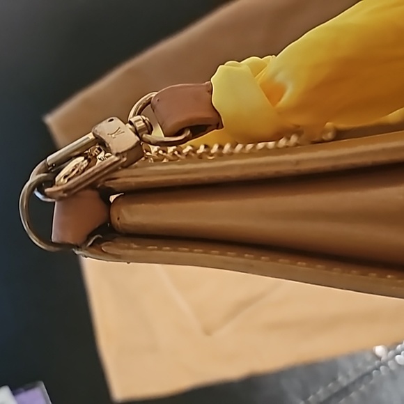 LOUIS VUITTON Monogram Vernis Lexington Accessory Pouch Gold M91010 (painted) - Picture 16 of 16